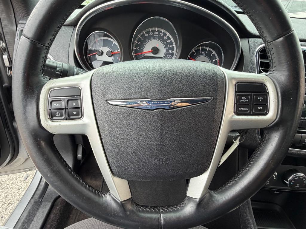 2013 Chrysler 200