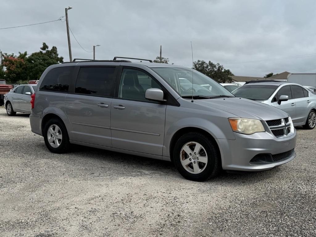 2013 Dodge Grand Caravan - $8,995