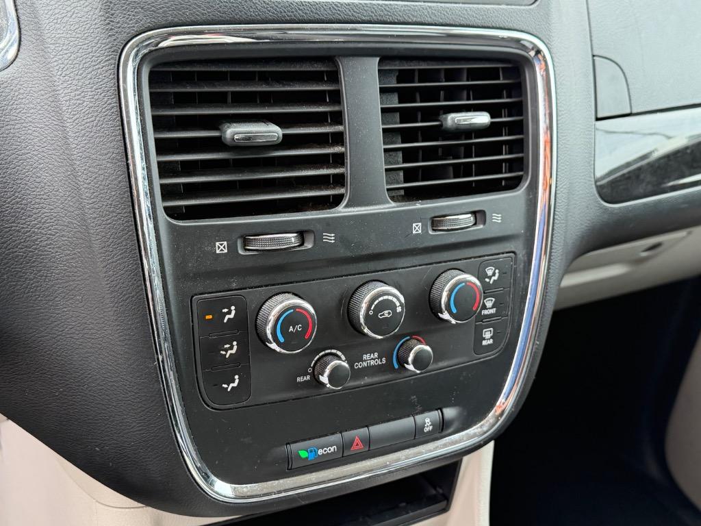 2013 Dodge Grand Caravan - $8,995