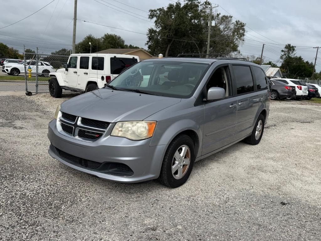 2013 Dodge Grand Caravan - $8,995
