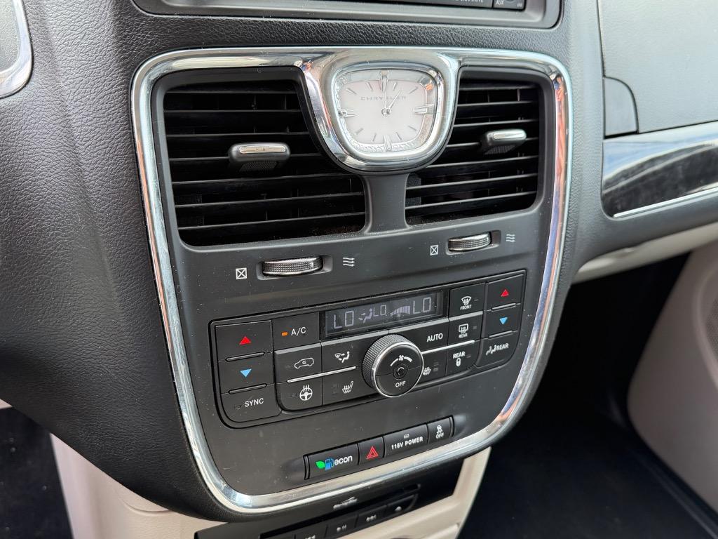 2015 Chrysler Town And Country