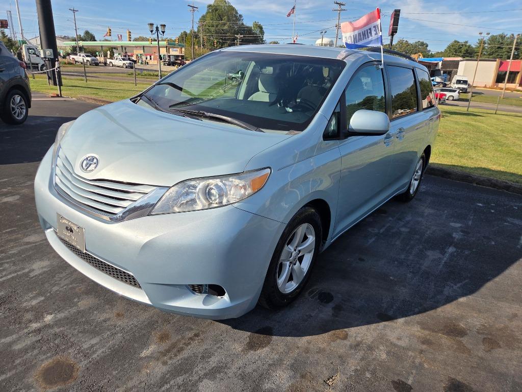 2015 Toyota Sienna LE
