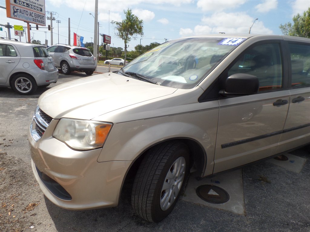 2014 Dodge Grand Caravan SE photo