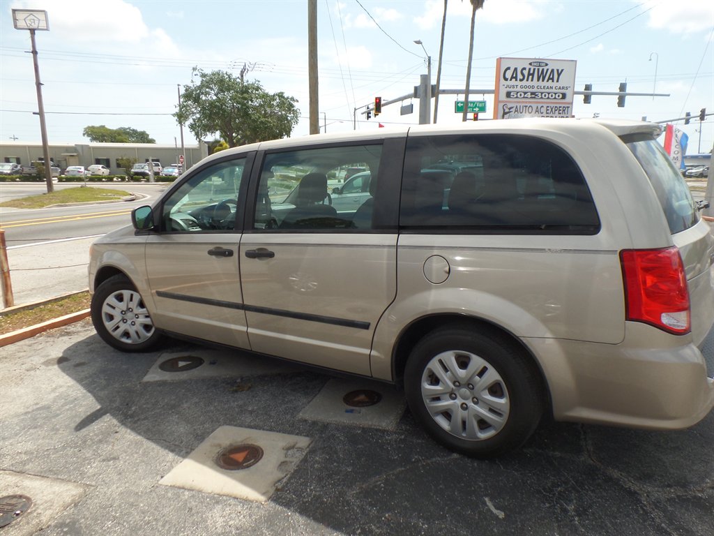 2014 Dodge Grand Caravan SE photo