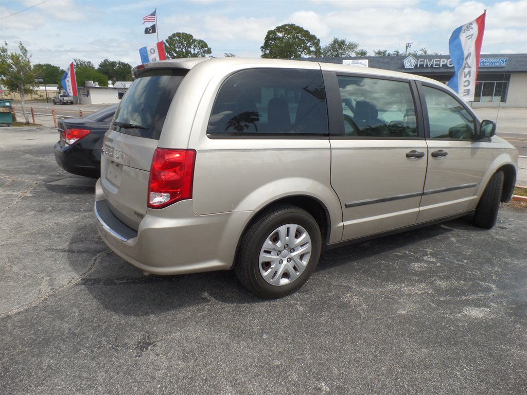 2014 Dodge Grand Caravan SE photo