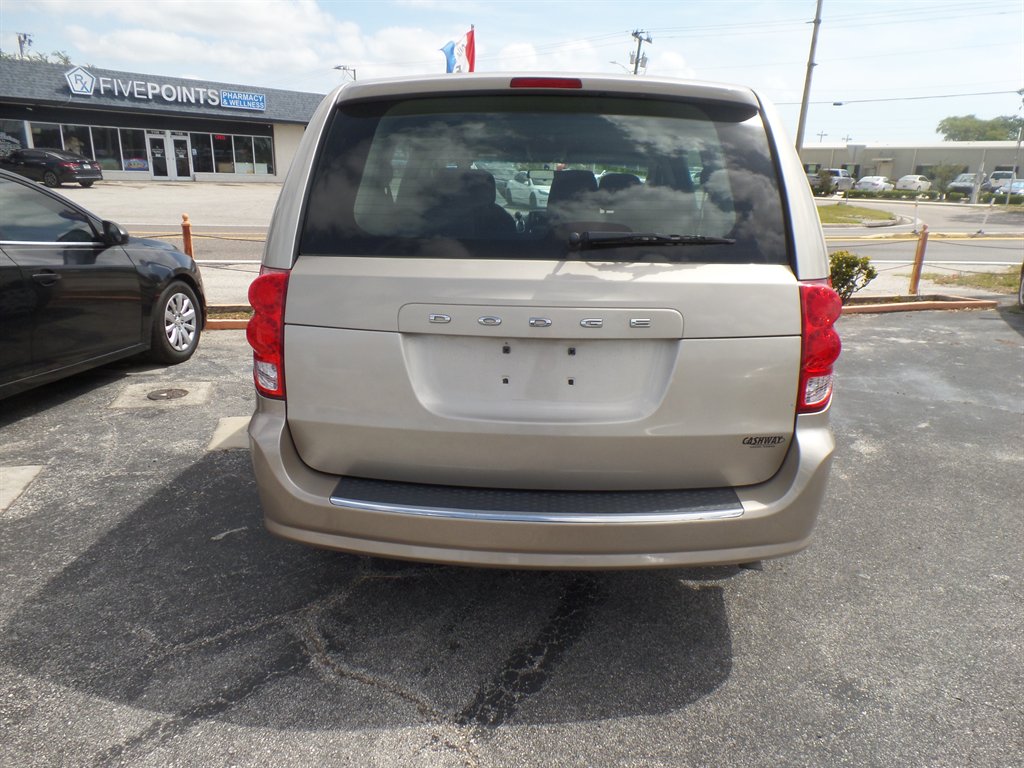 2014 Dodge Grand Caravan SE photo