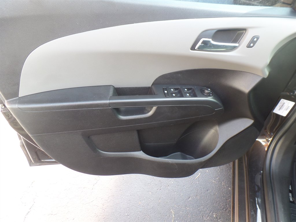 2015 Chevrolet Sonic - $7,495