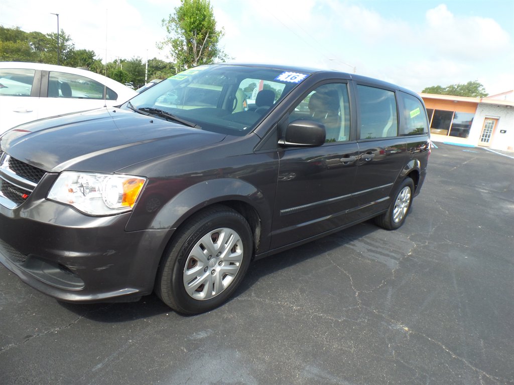 2016 Dodge Grand Caravan - $8,995