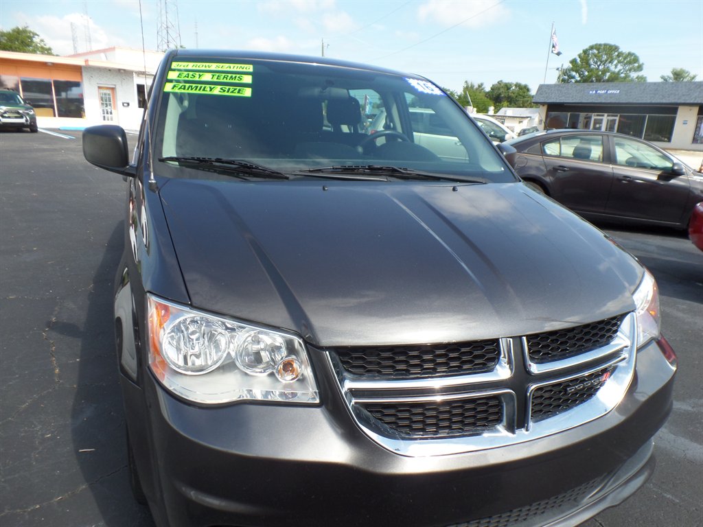 2016 Dodge Grand Caravan - $8,995