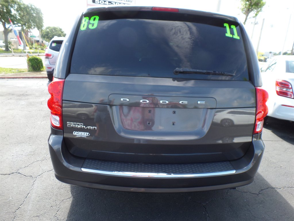 2016 Dodge Grand Caravan - $8,995