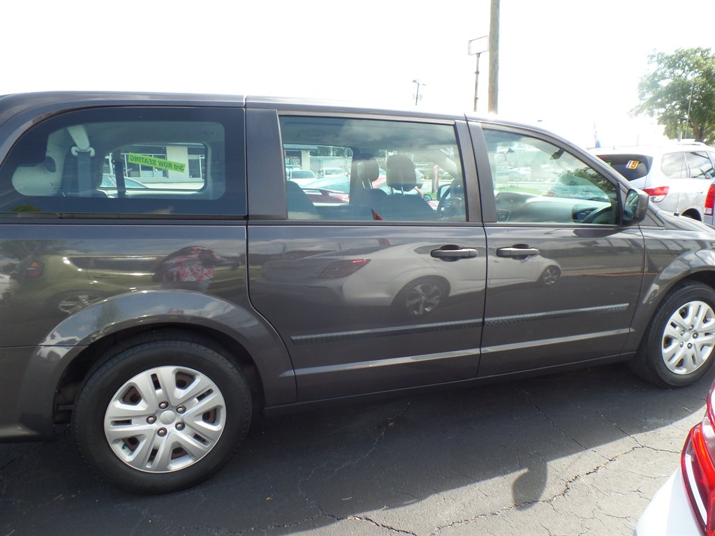 2016 Dodge Grand Caravan - $8,995