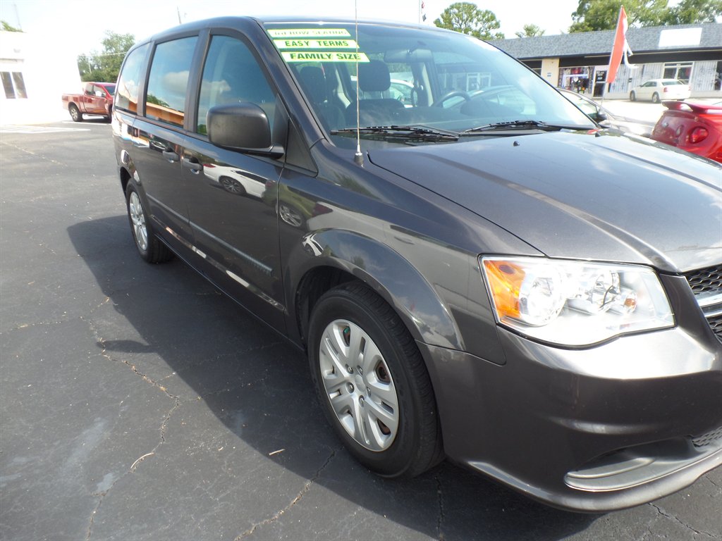 2016 Dodge Grand Caravan - $8,995
