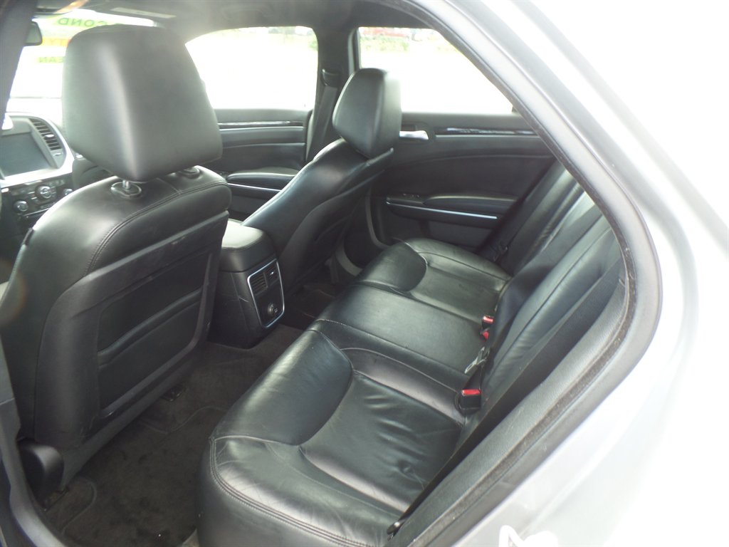 2011 Chrysler 300 Limited photo