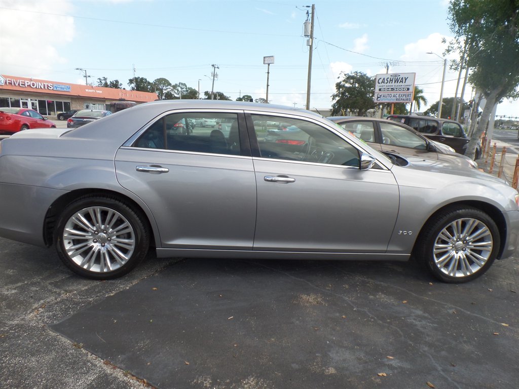 2011 Chrysler 300 Limited photo
