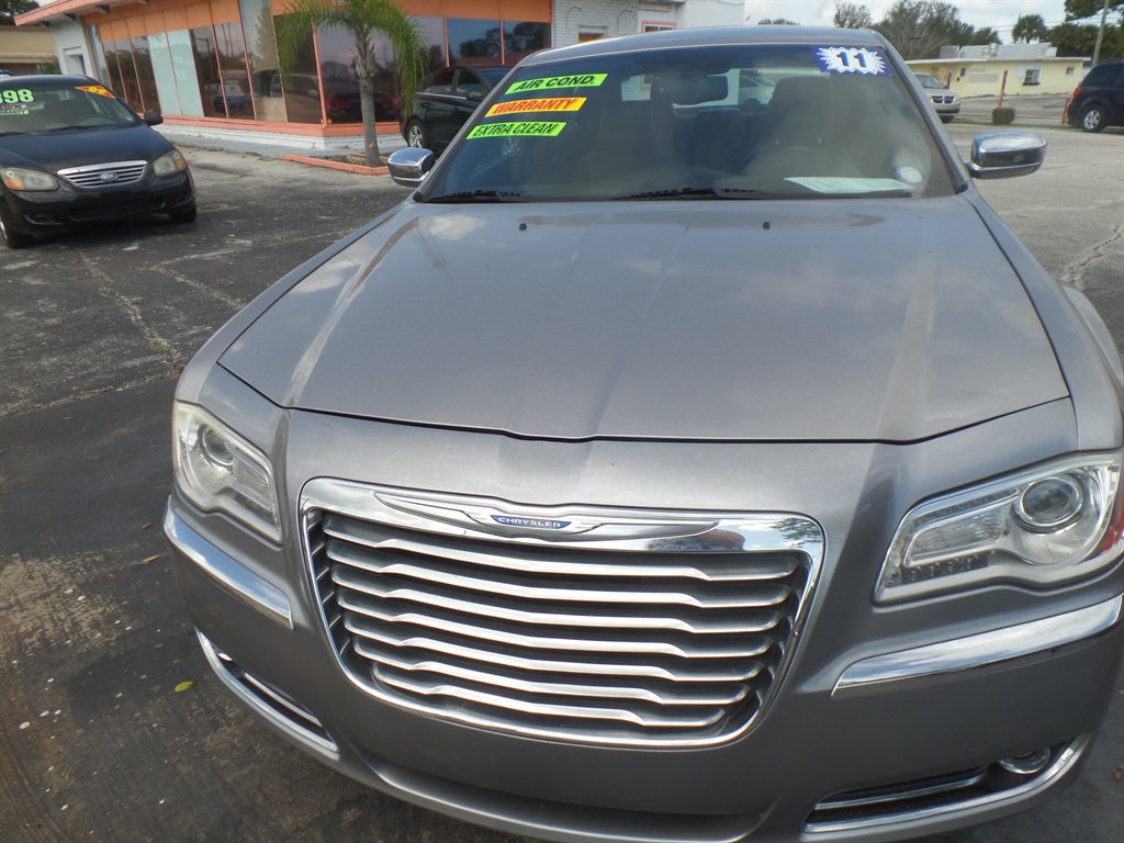 2011 Chrysler 300 Limited photo
