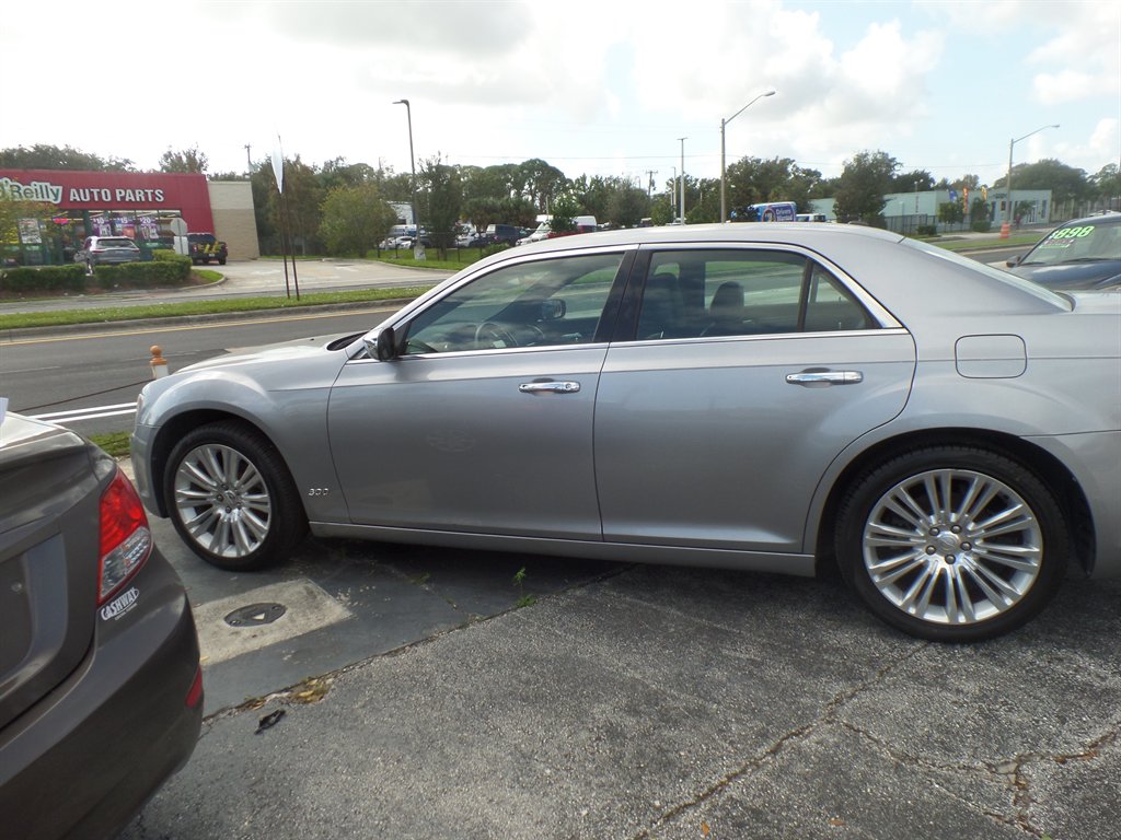 2011 Chrysler 300 Limited photo