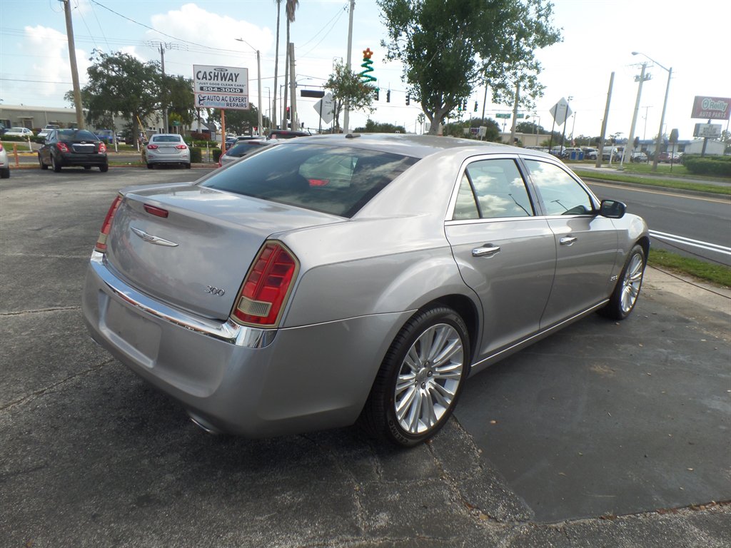 2011 Chrysler 300 Limited photo