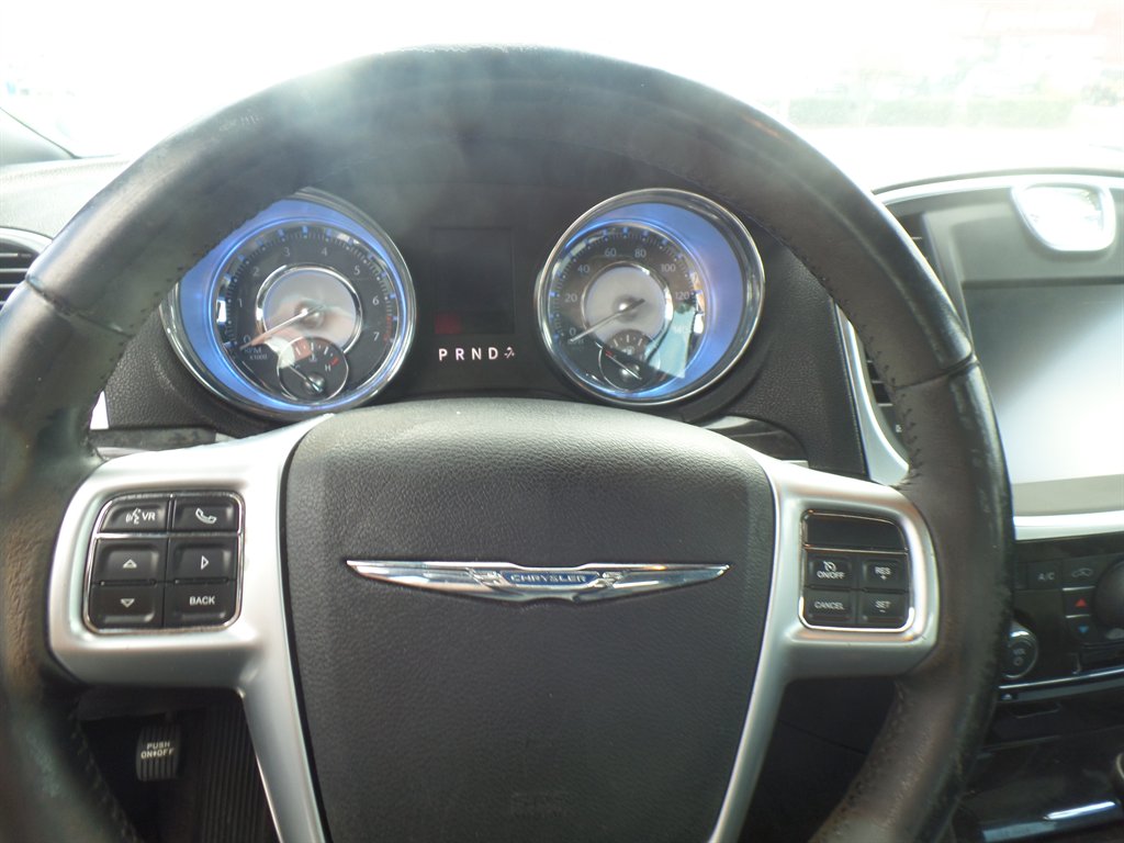 2011 Chrysler 300 Limited photo