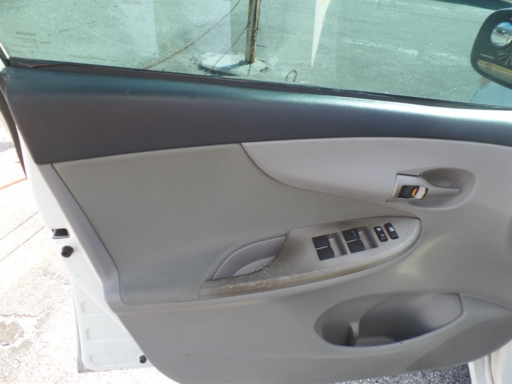 2012 Toyota Corolla L photo
