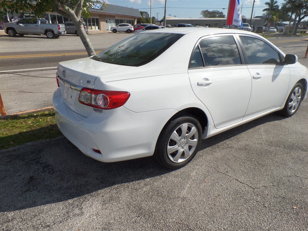 2012 Toyota Corolla L photo
