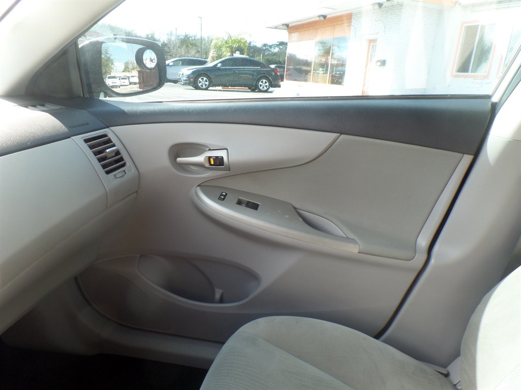 2012 Toyota Corolla L photo