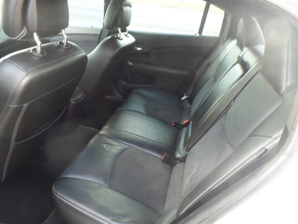 2013 Chrysler 200 - $7,995