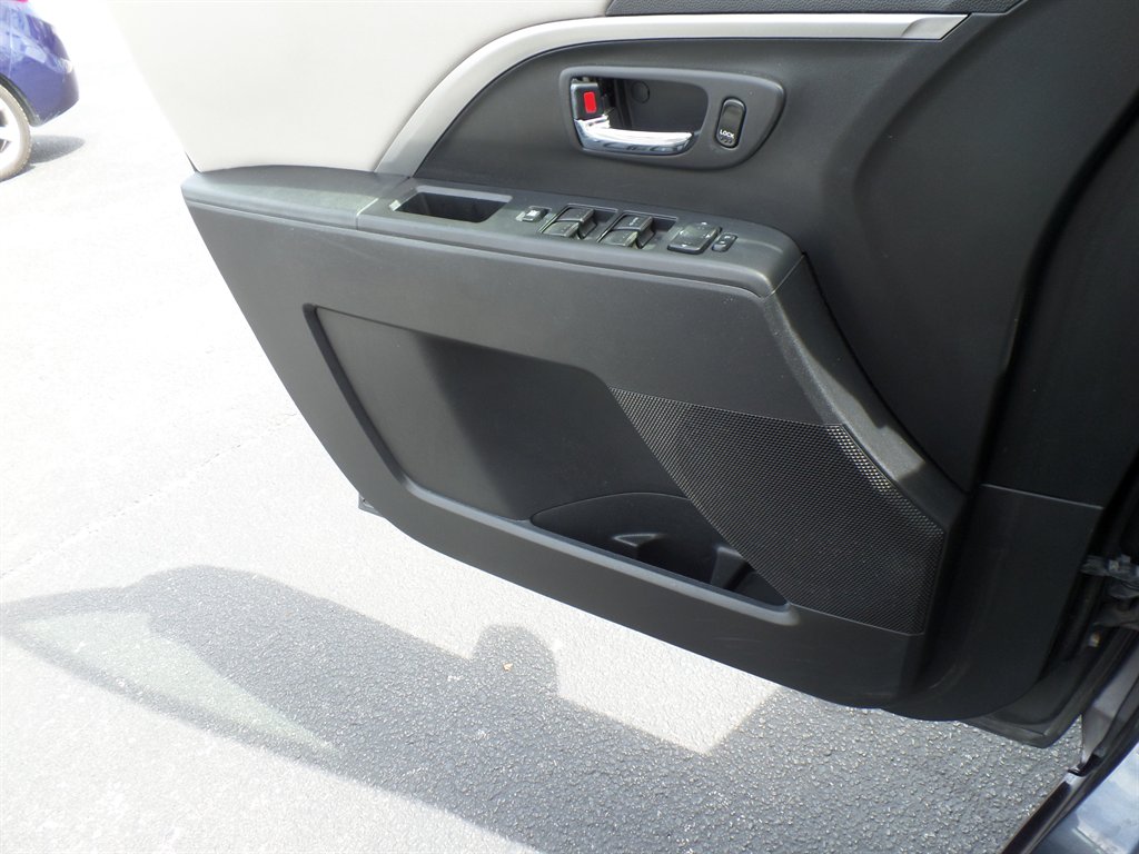 2014 MAZDA MAZDA5 - $7,995