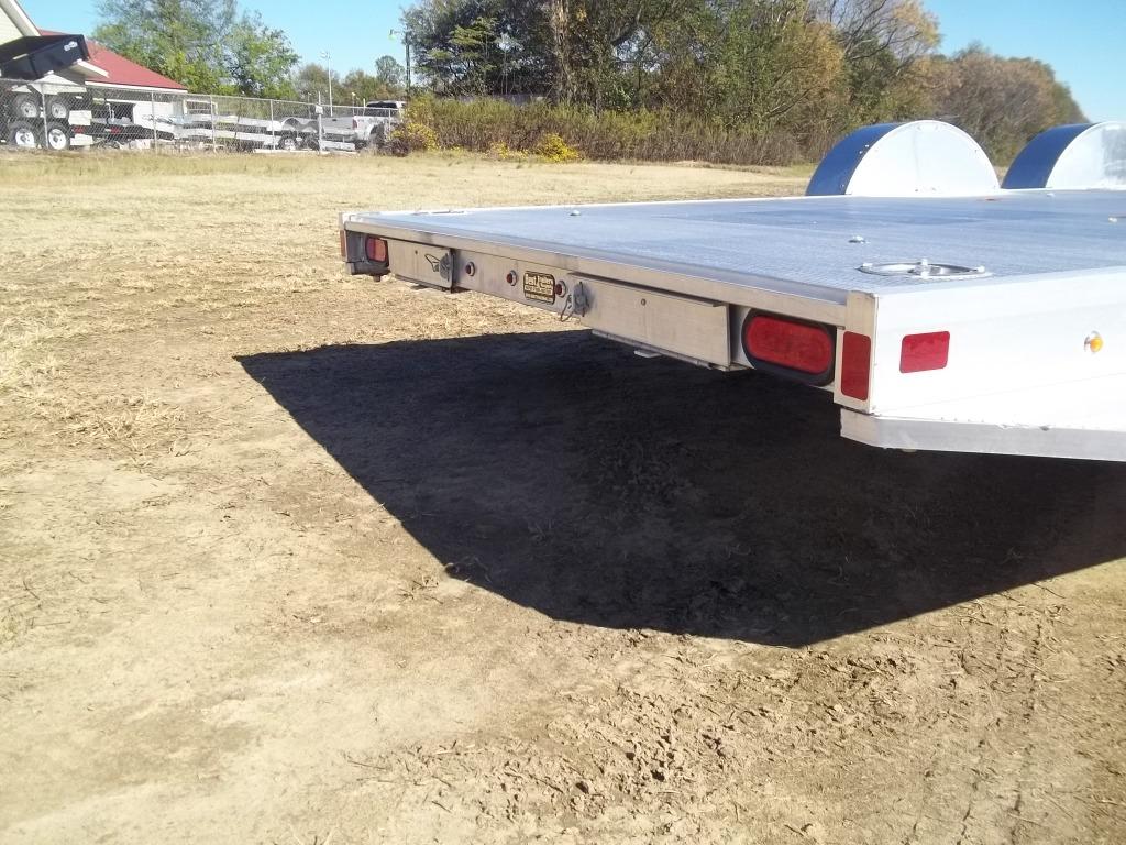 2023 aluma 8222 H executive series - $16,995