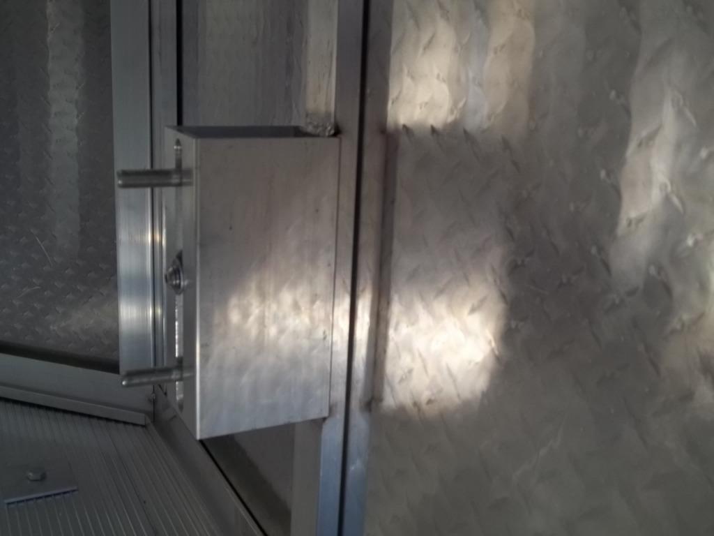 2023 aluma 8222 H executive series - $16,995