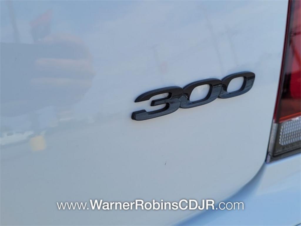 2023 Chrysler 300 - $33,900