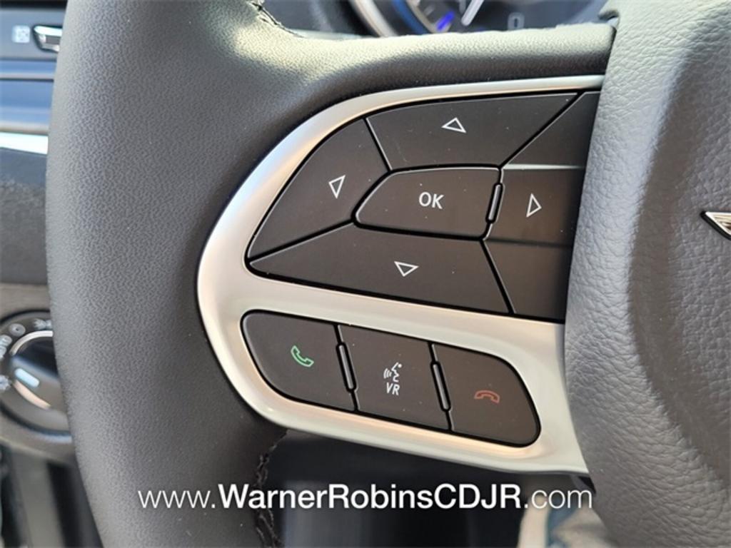 2023 Chrysler 300 - $33,900