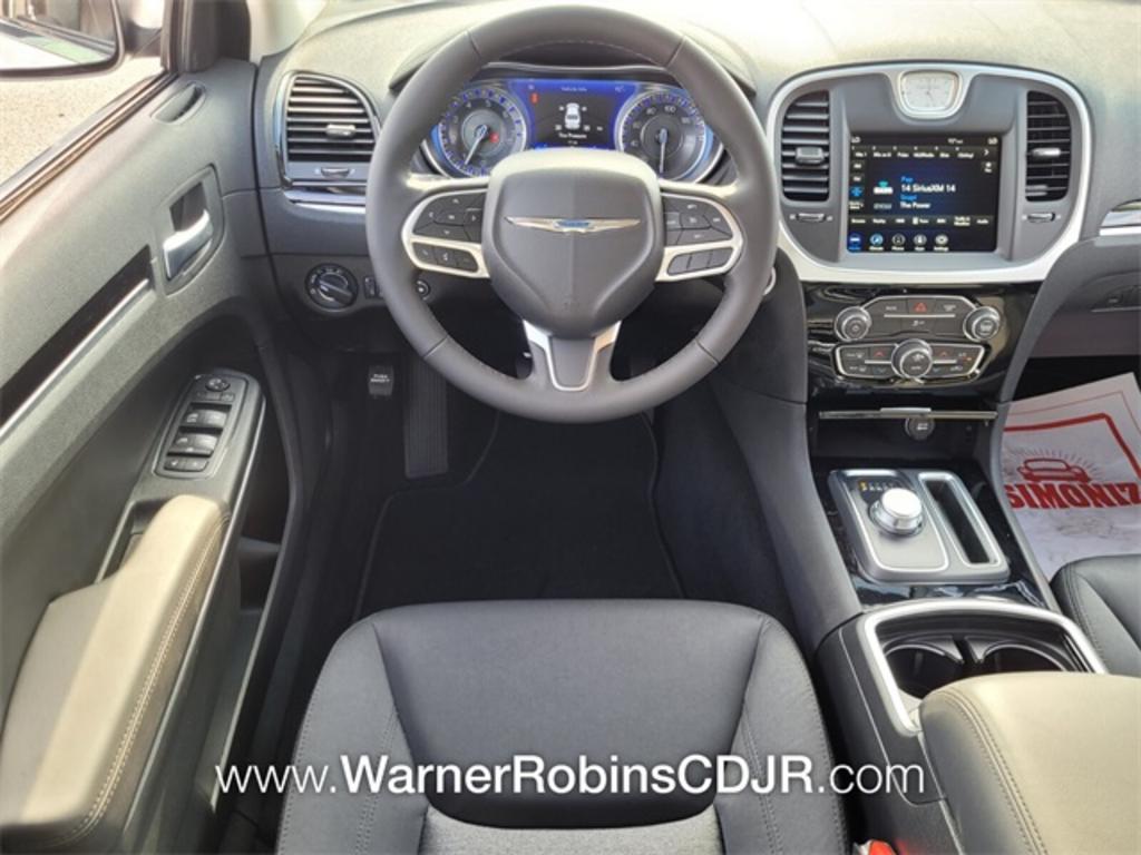 2023 Chrysler 300 - $33,900