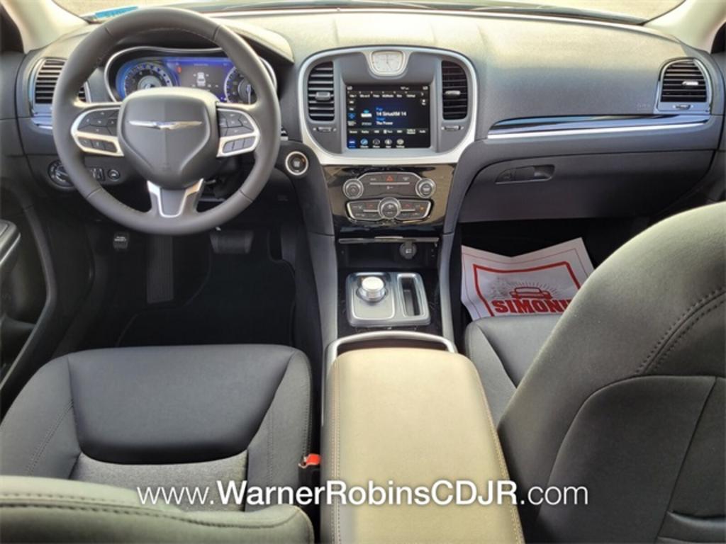 2023 Chrysler 300 - $33,900