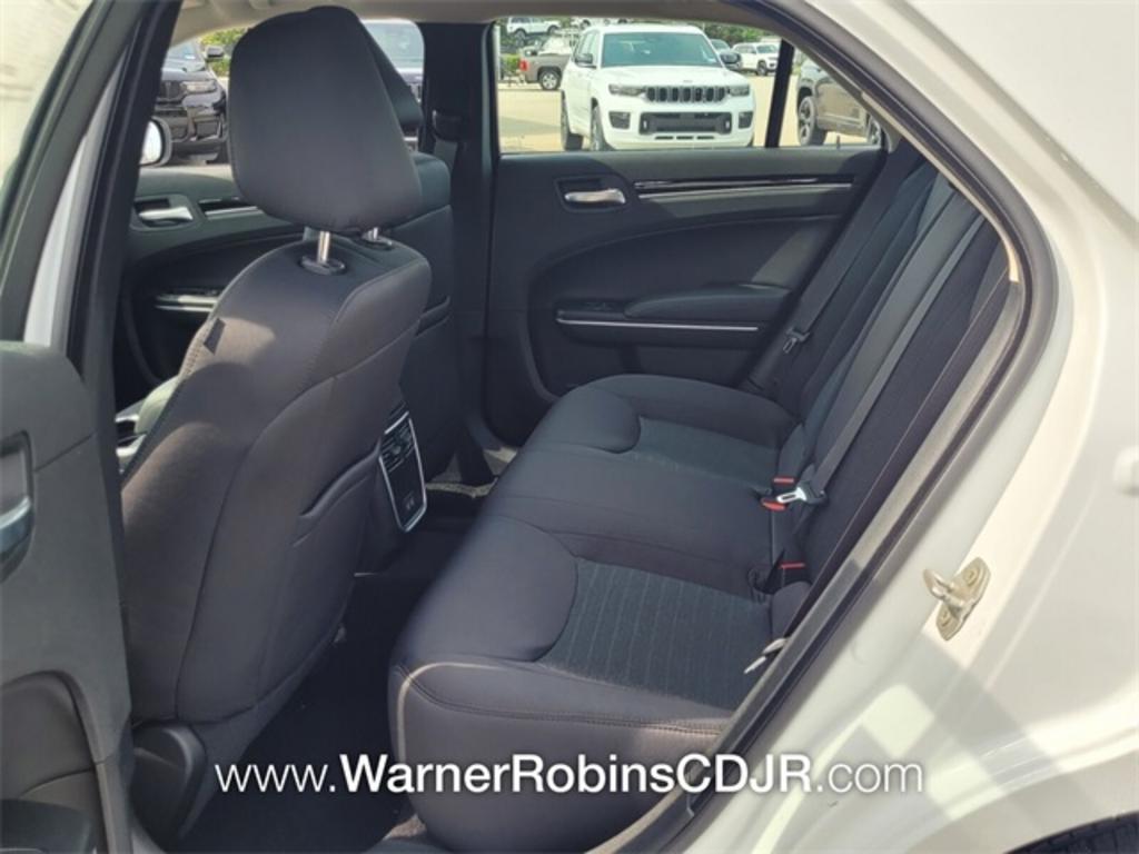 2023 Chrysler 300 - $34,399