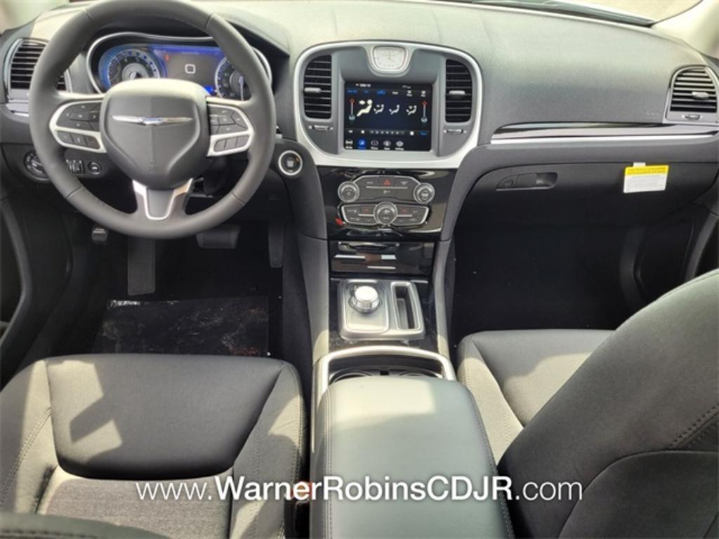 2023 Chrysler 300 - $34,399