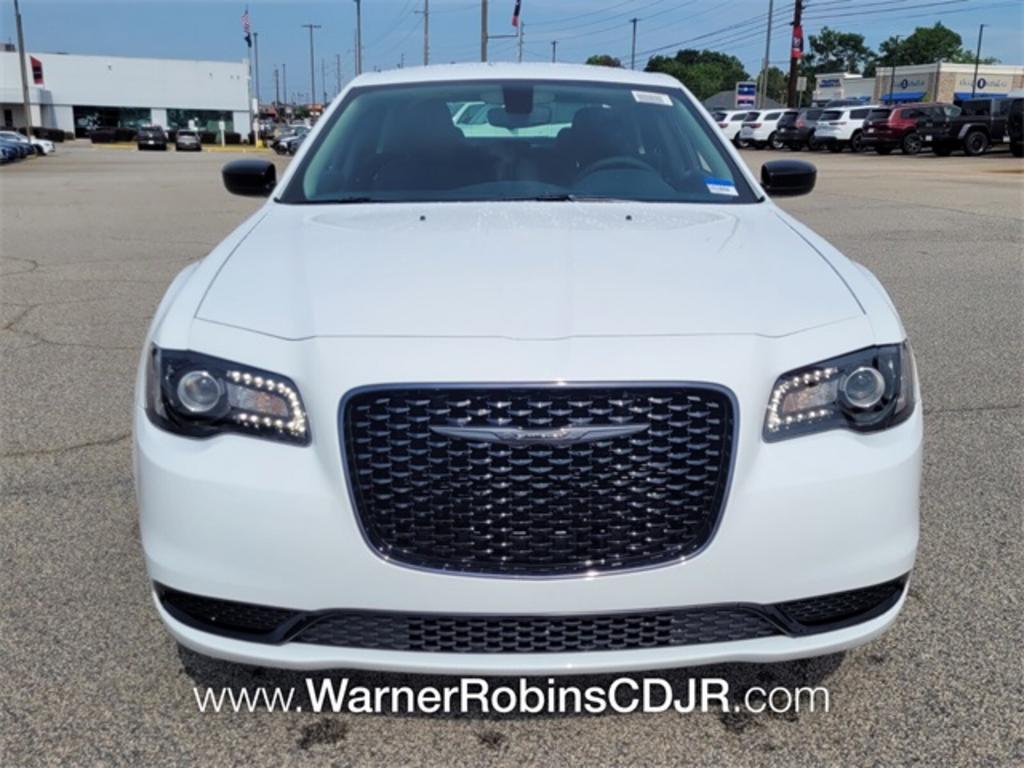 2023 Chrysler 300 - $34,399