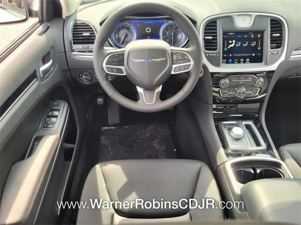 2023 Chrysler 300 - $34,399