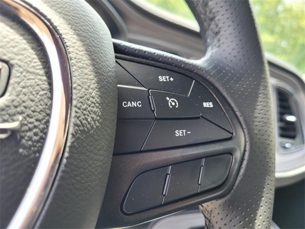 2023 Chrysler 300 - $34,399