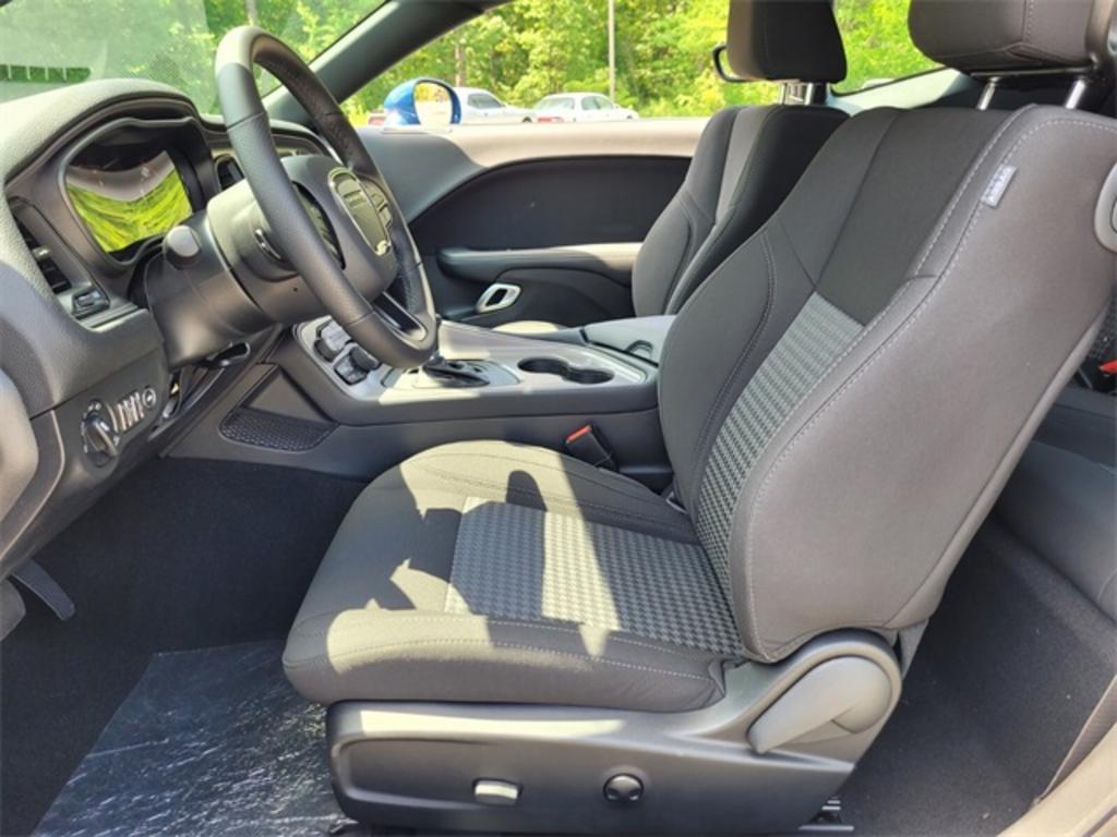 2023 Chrysler 300 - $34,399