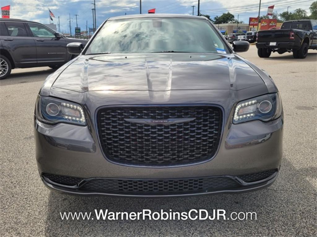 2023 Chrysler 300 - $34,578