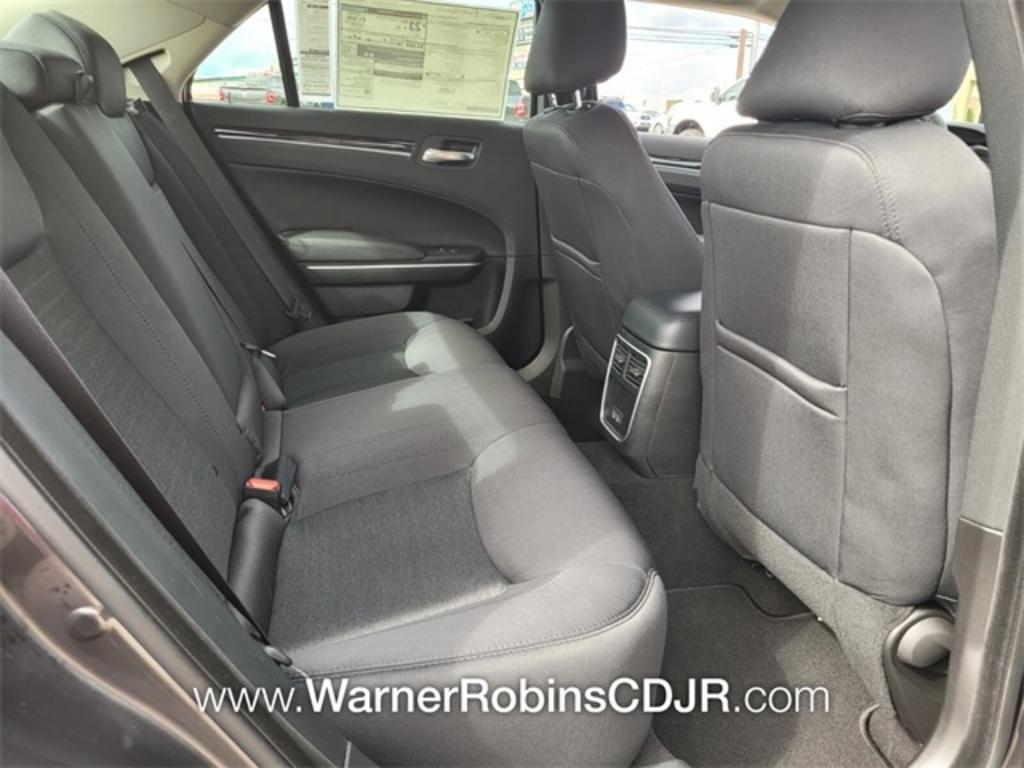 2023 Chrysler 300 - $34,578