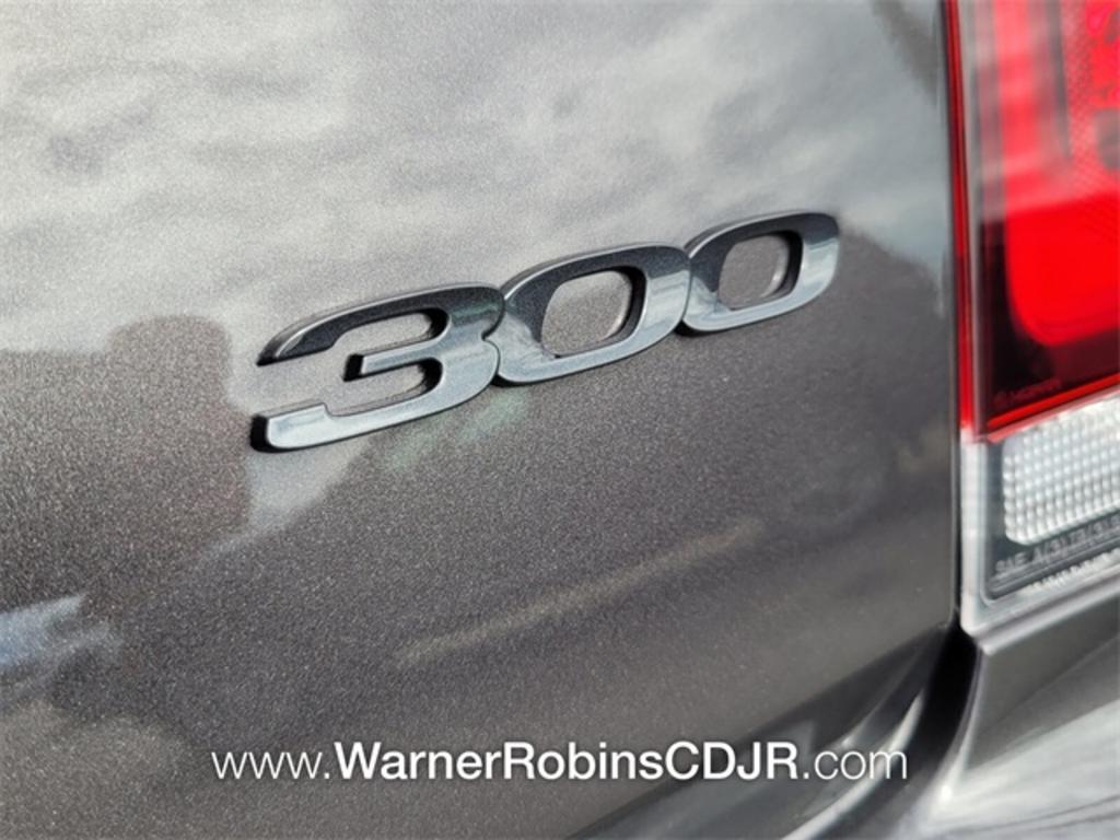 2023 Chrysler 300 - $34,578