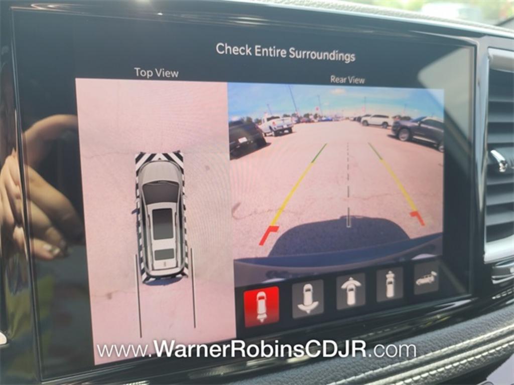 2023 Chrysler Pacifica Touring L photo 23