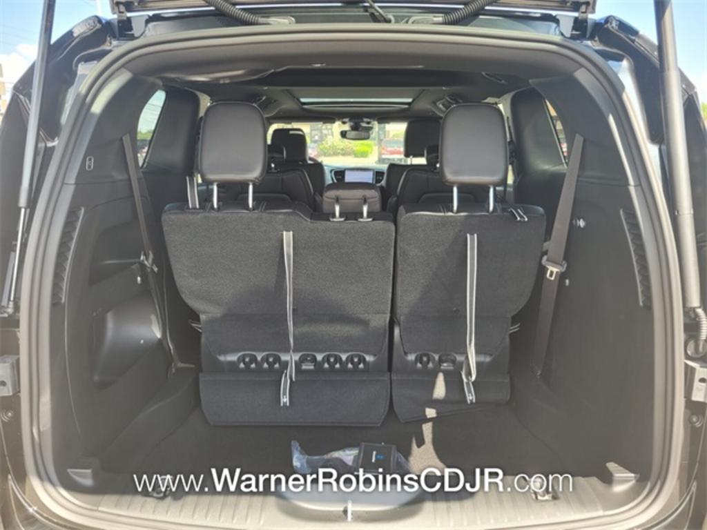 2023 Chrysler Pacifica Touring L photo 10