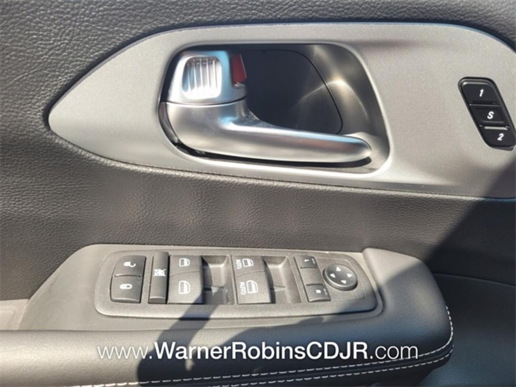 2023 Chrysler Pacifica Touring L photo 28