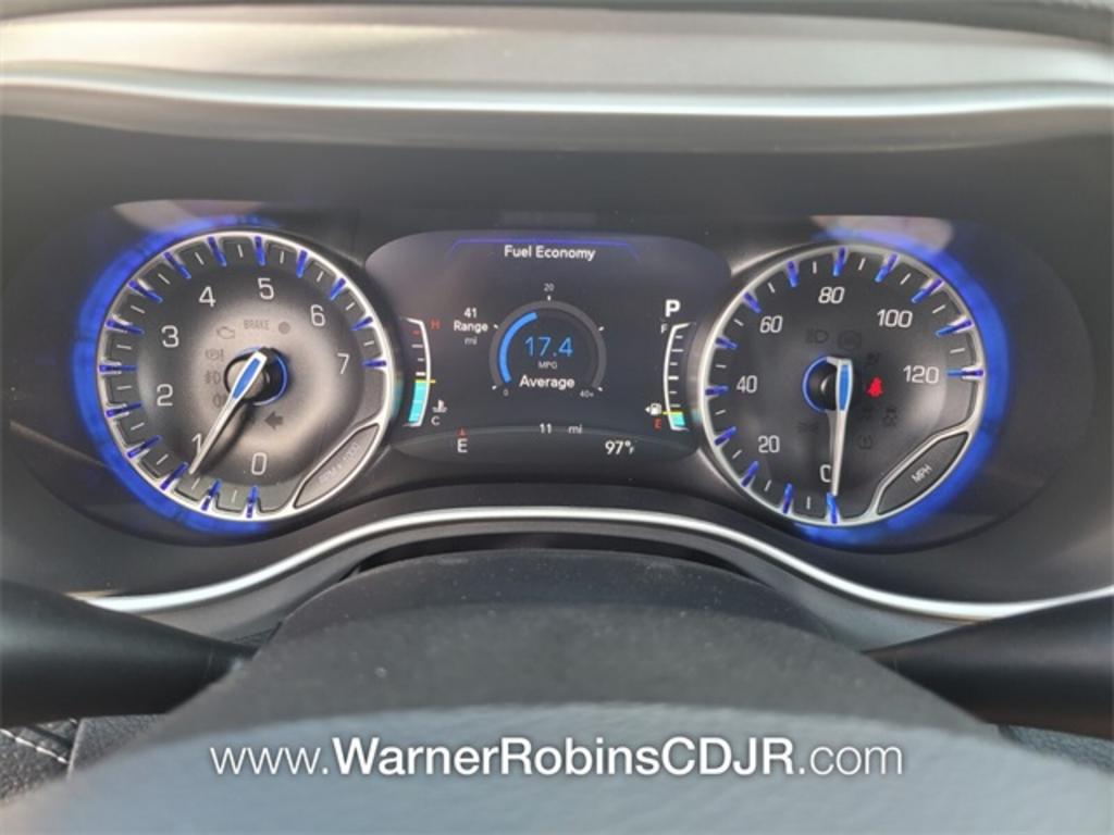 2023 Chrysler Pacifica Touring L photo 26
