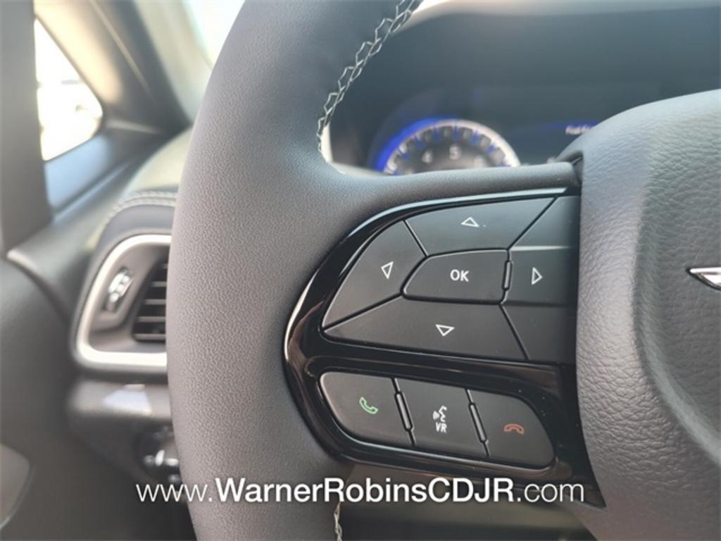 2023 Chrysler Pacifica Touring L photo 25