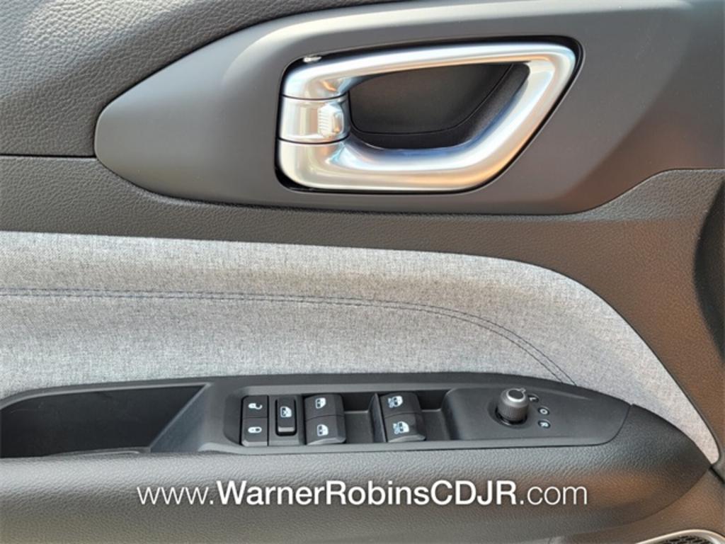 2023 Jeep Compass - $32,339