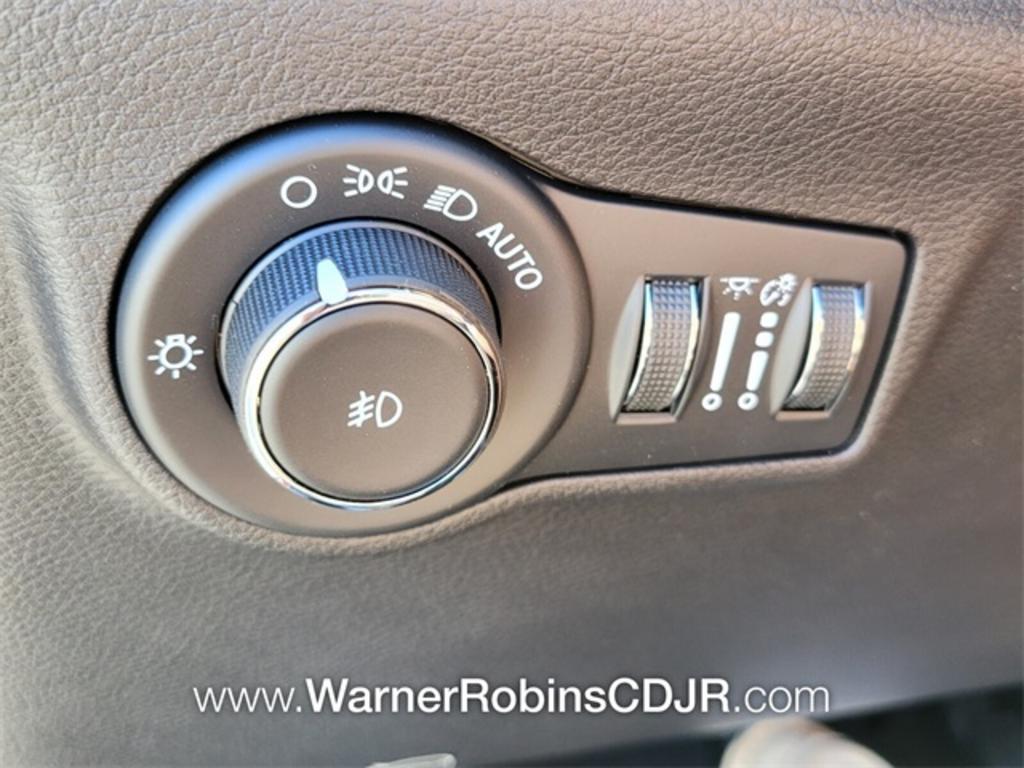 2023 Jeep Compass - $37,990