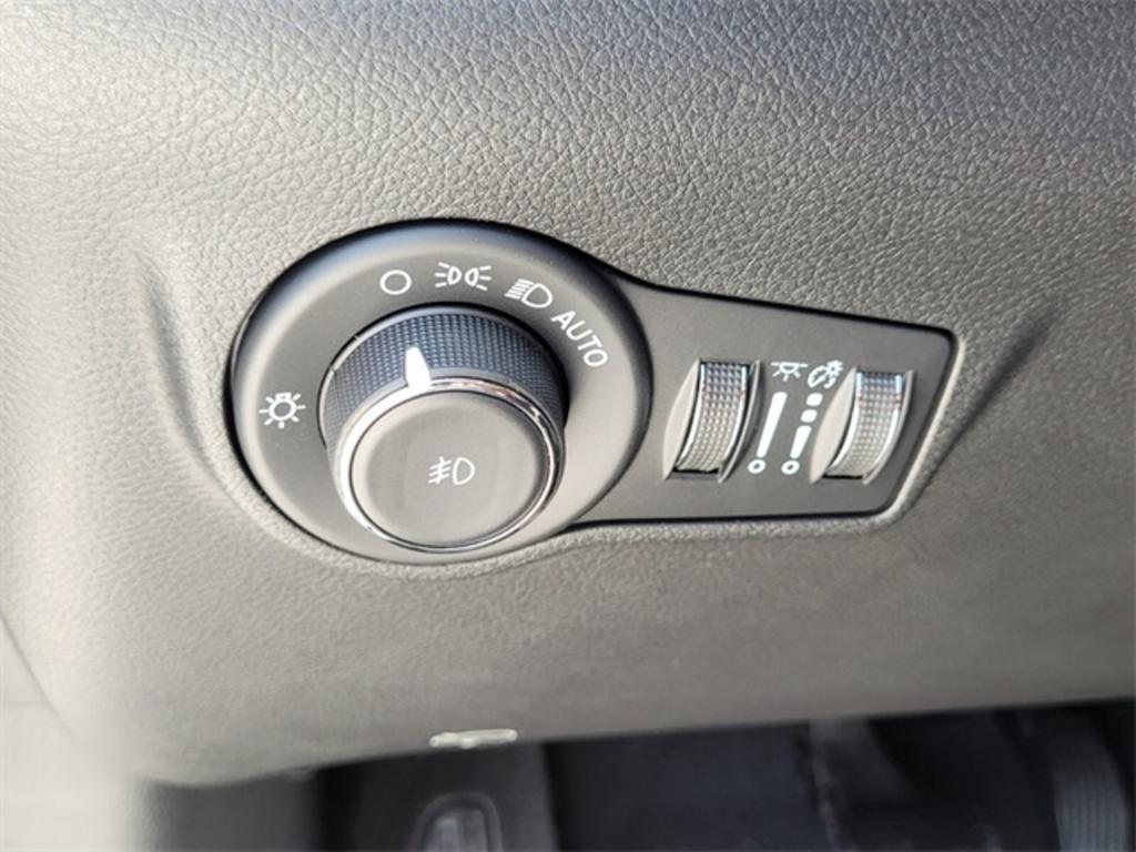 2023 Jeep Compass - $37,113